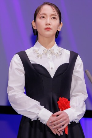 吉岡里帆、第32回日本映画批評家大賞 授賞式に登場