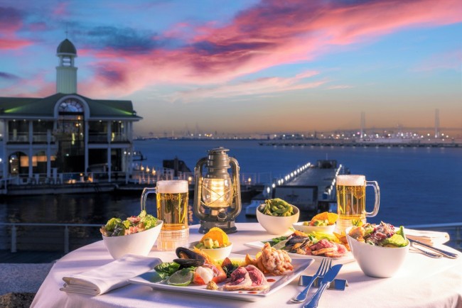 横浜の“海に一番近いビアガーデン”オープンへ！　ベイサイドテラスで南国料理を満喫