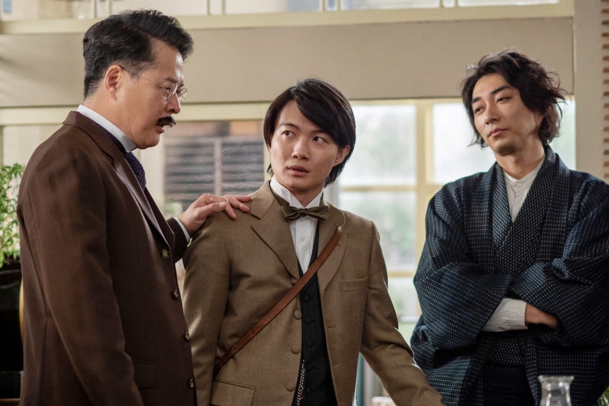 明日の『らんまん』“田邊教授”要潤、“万太郎”神木隆之介の植物標本に興味を示す