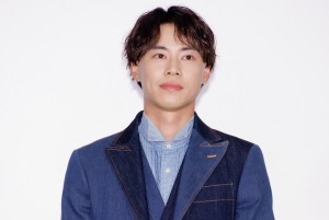 映画『水は海に向かって流れる』公開記念舞台あいさつに出席した戸塚純貴