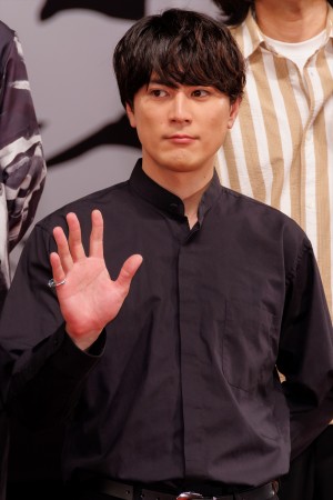 間宮祥太朗、映画『東京リベンジャーズ2 血のハロウィン編 ‐決戦‐』クライマックスプレミアに登場