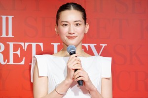 綾瀬はるか、「SK-II シークレットキーハウス」オープン記念イベントに登場
