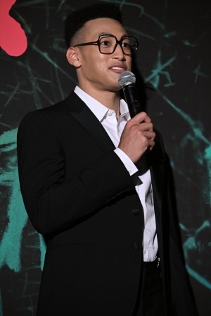 GENERATIONS・関口メンディー、映画『ミンナのウタ』完成披露試写会に登場