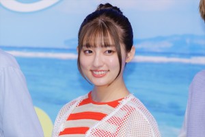 吉川愛、月9ドラマ『真夏のシンデレラ』制作発表会見に登場