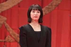 清野菜名、映画『キングダム 運命の炎』ワールドプレミアに登場