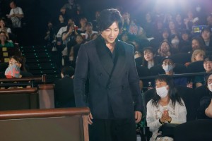 大沢たかお、映画『キングダム 運命の炎』公開初日舞台挨拶に登場