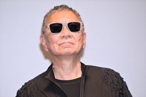 三池崇史監督、ドラマ『警部補ダイマジン』記者会見に登場