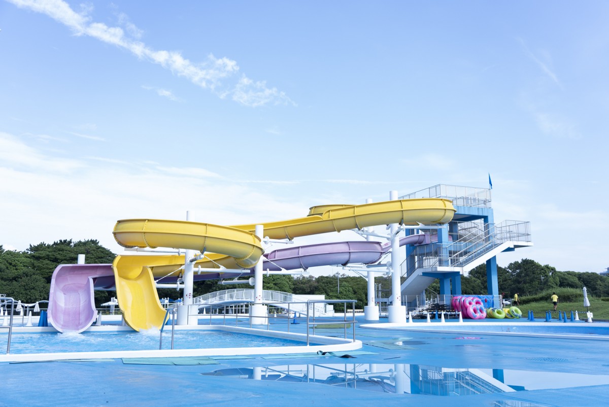 【関東】大型プール5選！　5つ以上のコースが楽しめる、おすすめ施設を紹介