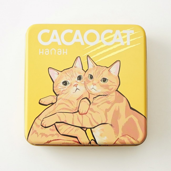 声優・花江夏樹の“愛猫”を描いた「クッキー缶」登場！　キュートなチョコレート缶も