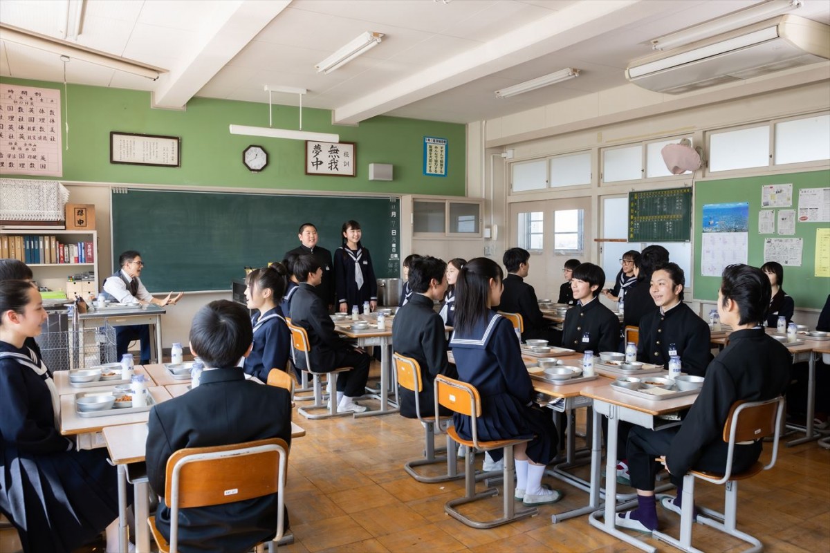 筋トレが話題の市原隼人、『おいしい給食』で10kg減量　その意外な理由とは