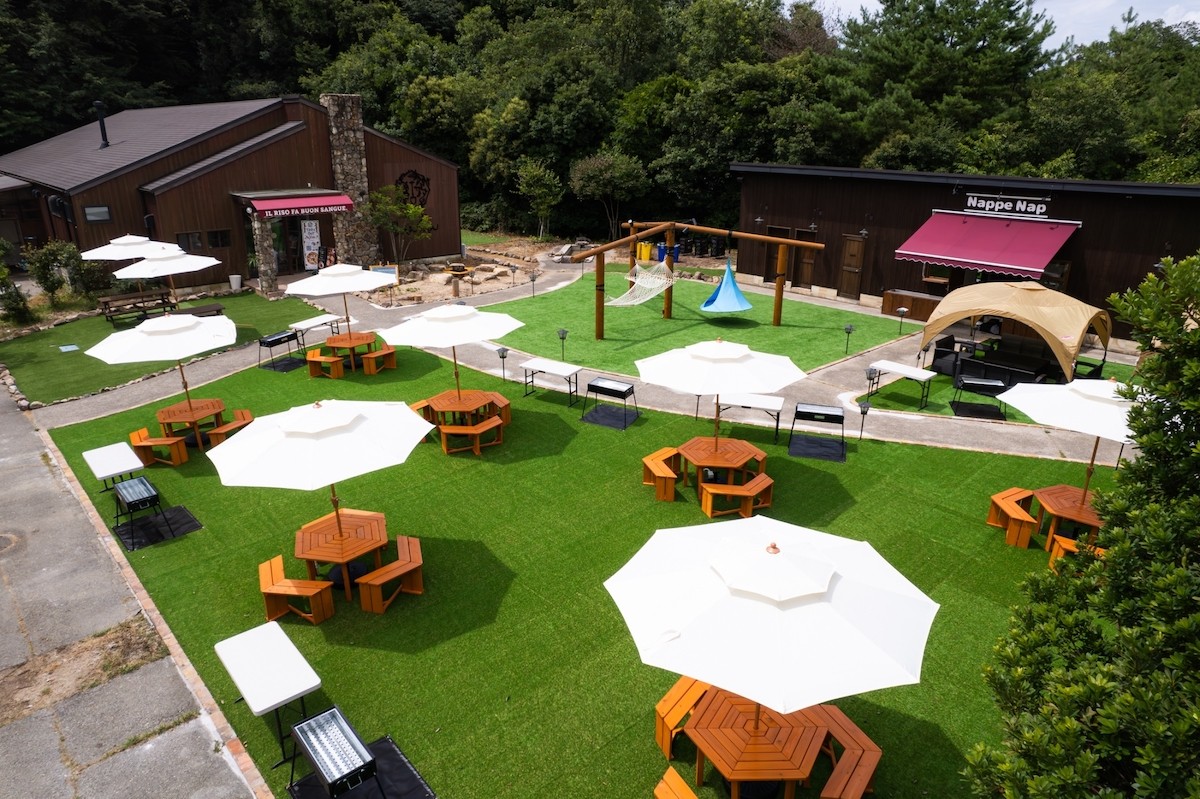 神戸に”チルアウトに特化したアウトドア施設”誕生！　温泉、カフェ、BBQなど満喫