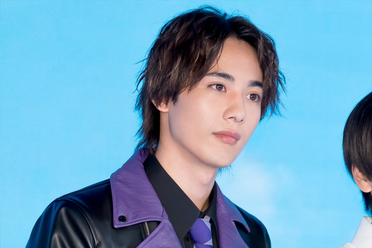 『仮面ライダーガッチャード』本島純政、変身シーンは「心臓バクバクでした！」