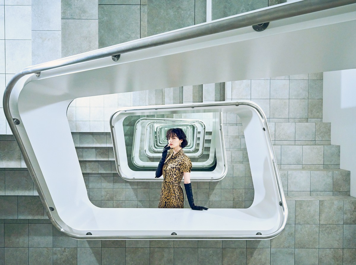平手友梨奈、『Casa BRUTUS』で金沢と奥能登のアートを巡る旅へ