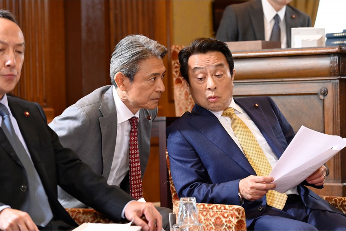 中島健人、堤真一、池田エライザら、映画『おまえの罪を自白しろ』キャスト陣の怪しさがにじみ出る場面写真一挙解禁