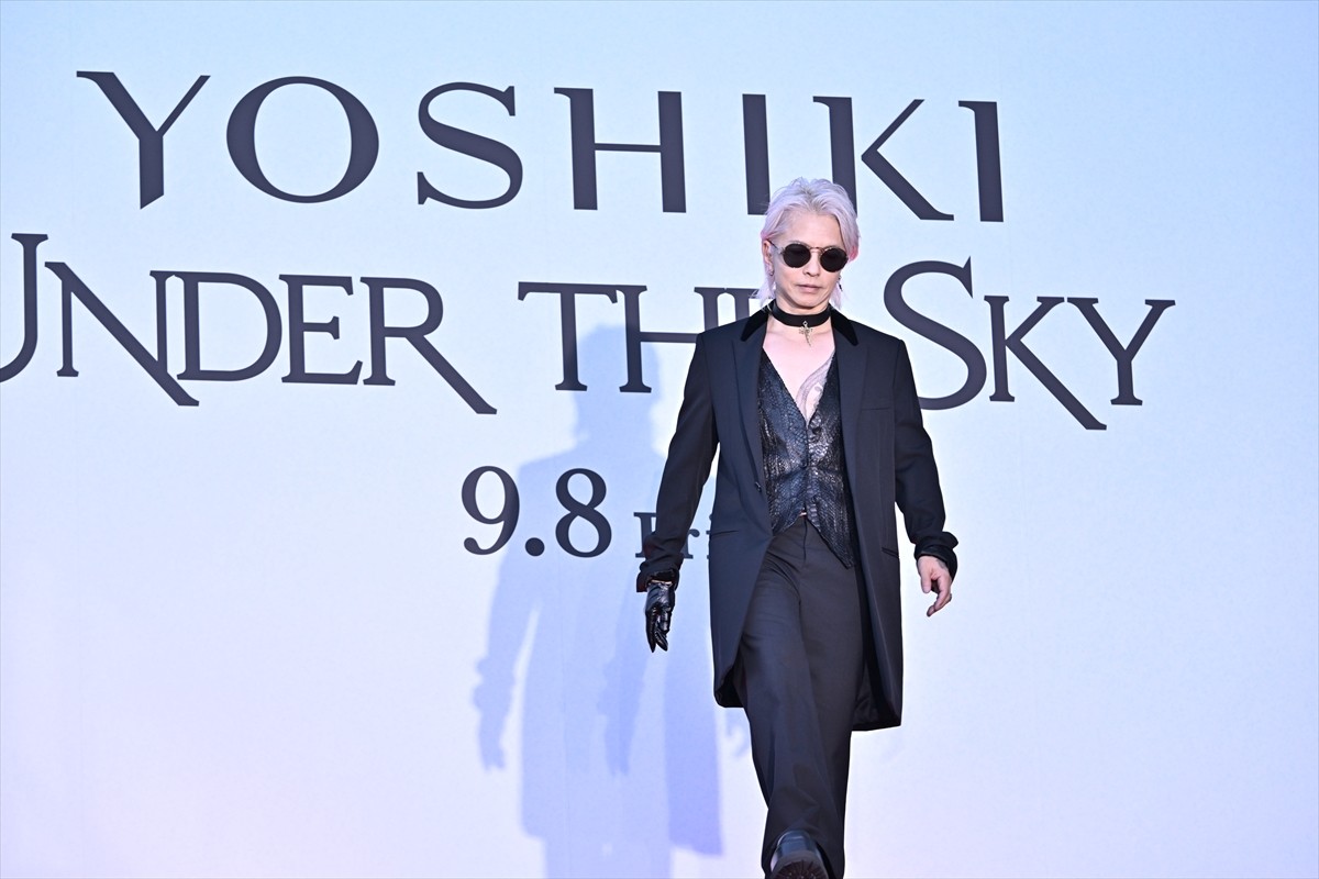 YOSHIKI、ハリウッドに名を刻む初の日本人に　HYDEとともに六本木に登場