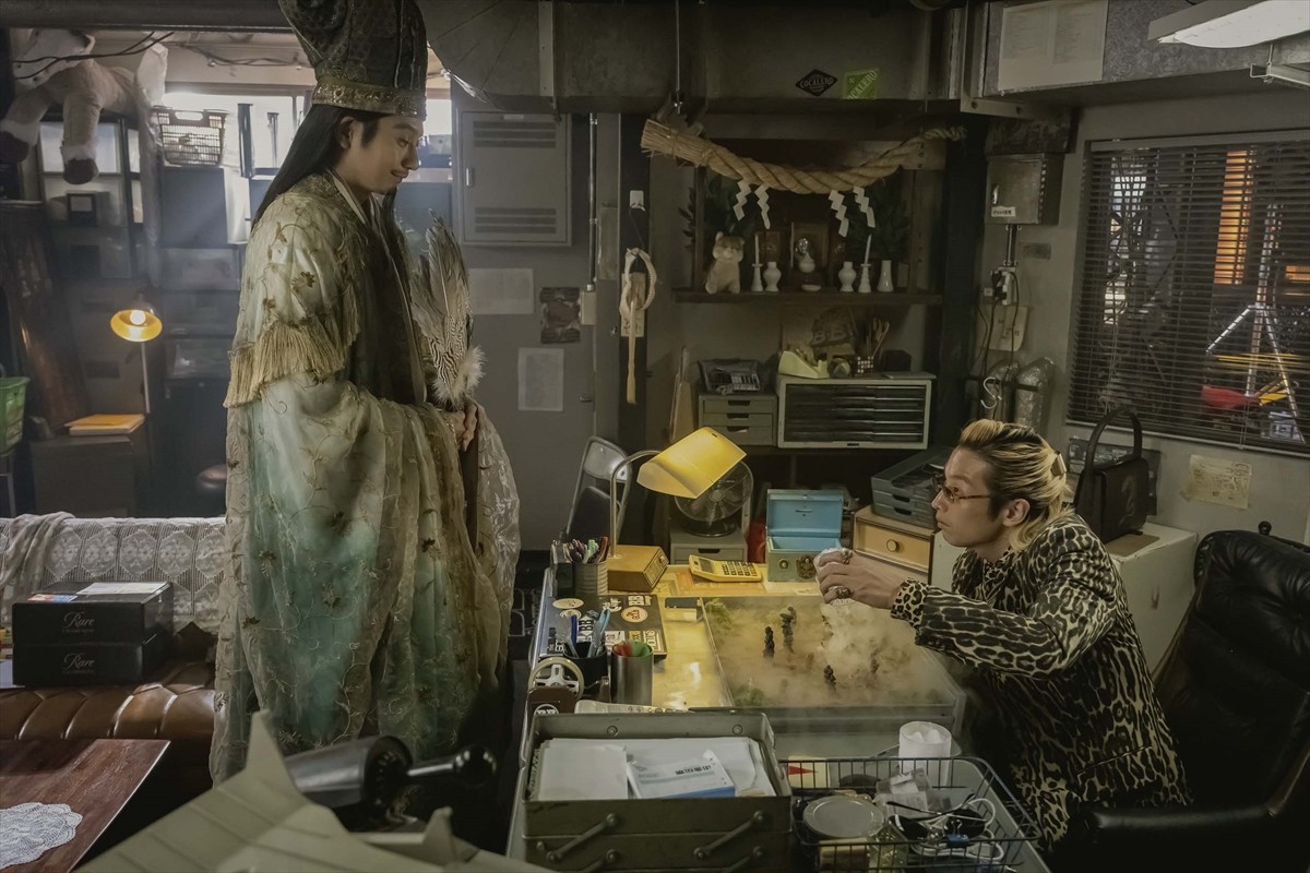 向井理、稀代の天才軍師として2023年の渋谷に降臨！　ドラマ『パリピ孔明』今夜スタート