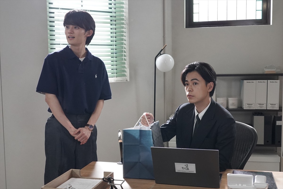 成田凌＆小芝風花、笑顔でクランクアップ！　今夜最終回『転職の魔王様』