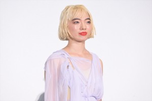 アオイヤマダ、映画『唄う六人の女』完成披露上映会 舞台挨拶に登場