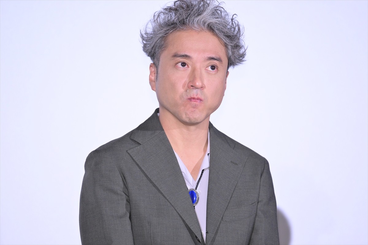 平手友梨奈、ムロツヨシから“殺傷能力が高い言い間違い”暴露され「本当に申し訳なかったです」