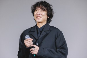 落合モトキ、映画『鯨の骨』初日舞台挨拶に登場