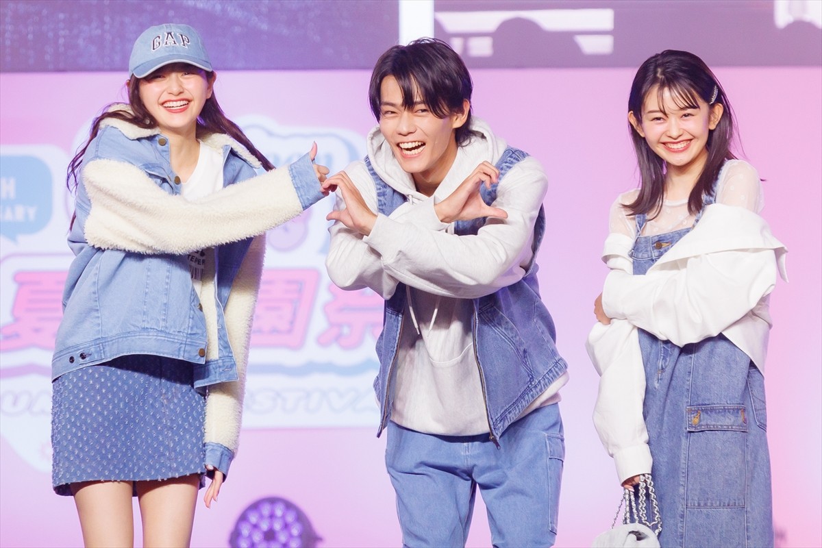 乃木坂46・久保史緒里＆日向坂46・小坂菜緒がランウェイに登場「最高の夏の思い出を作りたい」