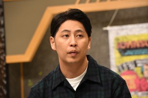 ニューヨーク・屋敷裕政、『ジョンソン』囲み取材に登場