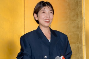 安藤サクラ、映画『ゆとりですがなにか インターナショナル』初日舞台挨拶に登場
