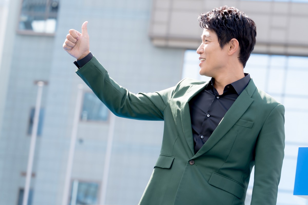 鈴木亮平、豪華出演者が集まる制作発表で意気込み「日本のドラマ全体が盛り上がっていけるようにがんばりたい」