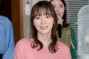 ドラマ『ゆりあ先生の赤い糸』制作発表記者会見に出席した松岡茉優