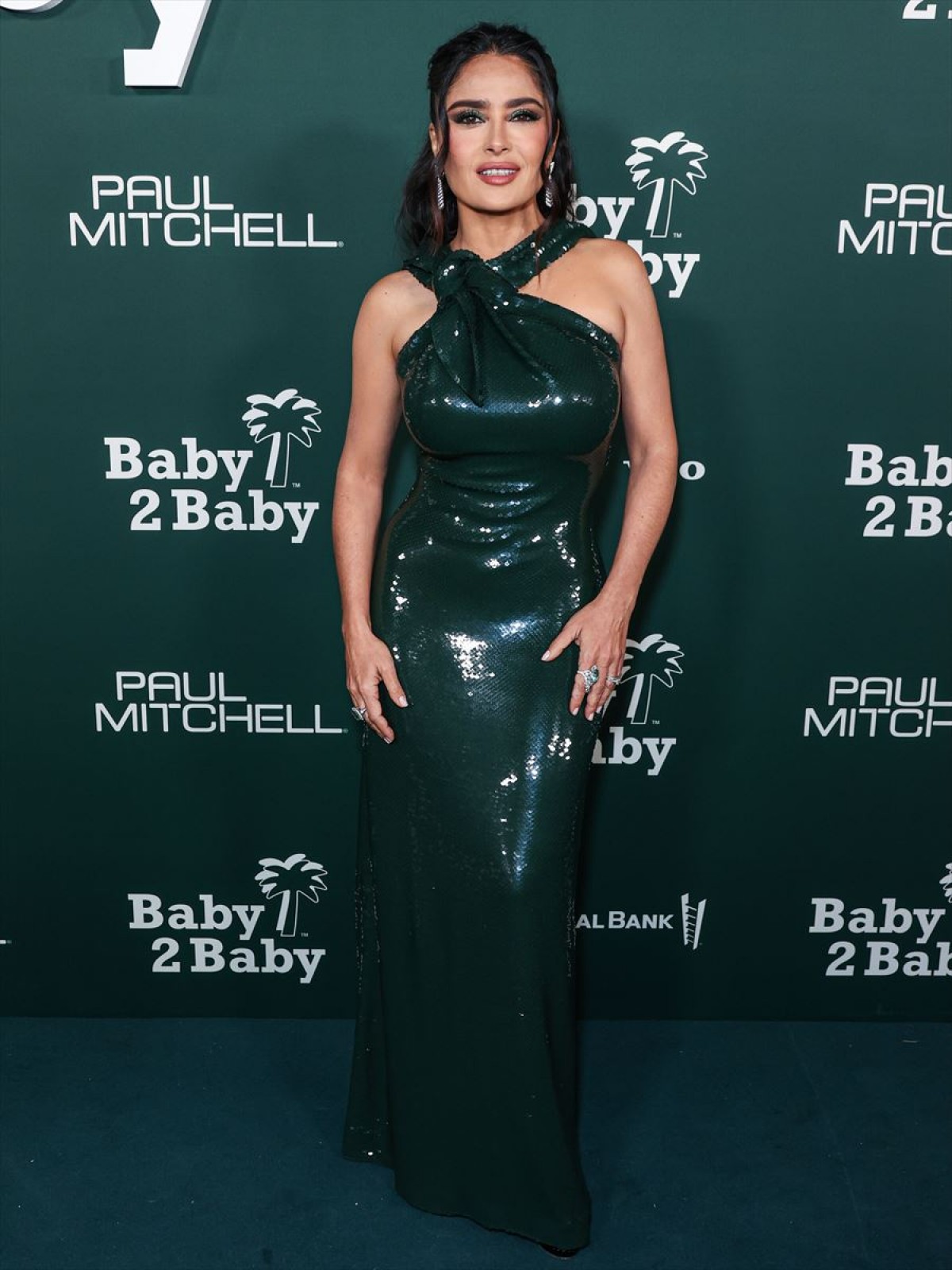 キム・カーダシアン、ヘイリー・ビーバーらBaby2Babyガラに登場！