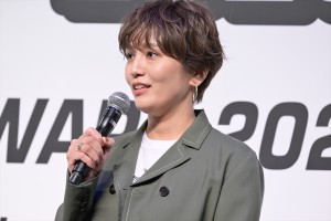 和田明日香、「第40回ベストジーニスト2023」授賞式に登場