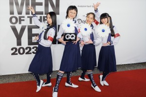 新しい学校のリーダーズ、「GQ MEN OF THE YEAR 2023」フォトコールに登場