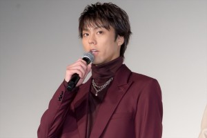 小野塚勇人、映画『あの花が咲く丘で、君とまた出会えたら。』完成披露試写会に登場