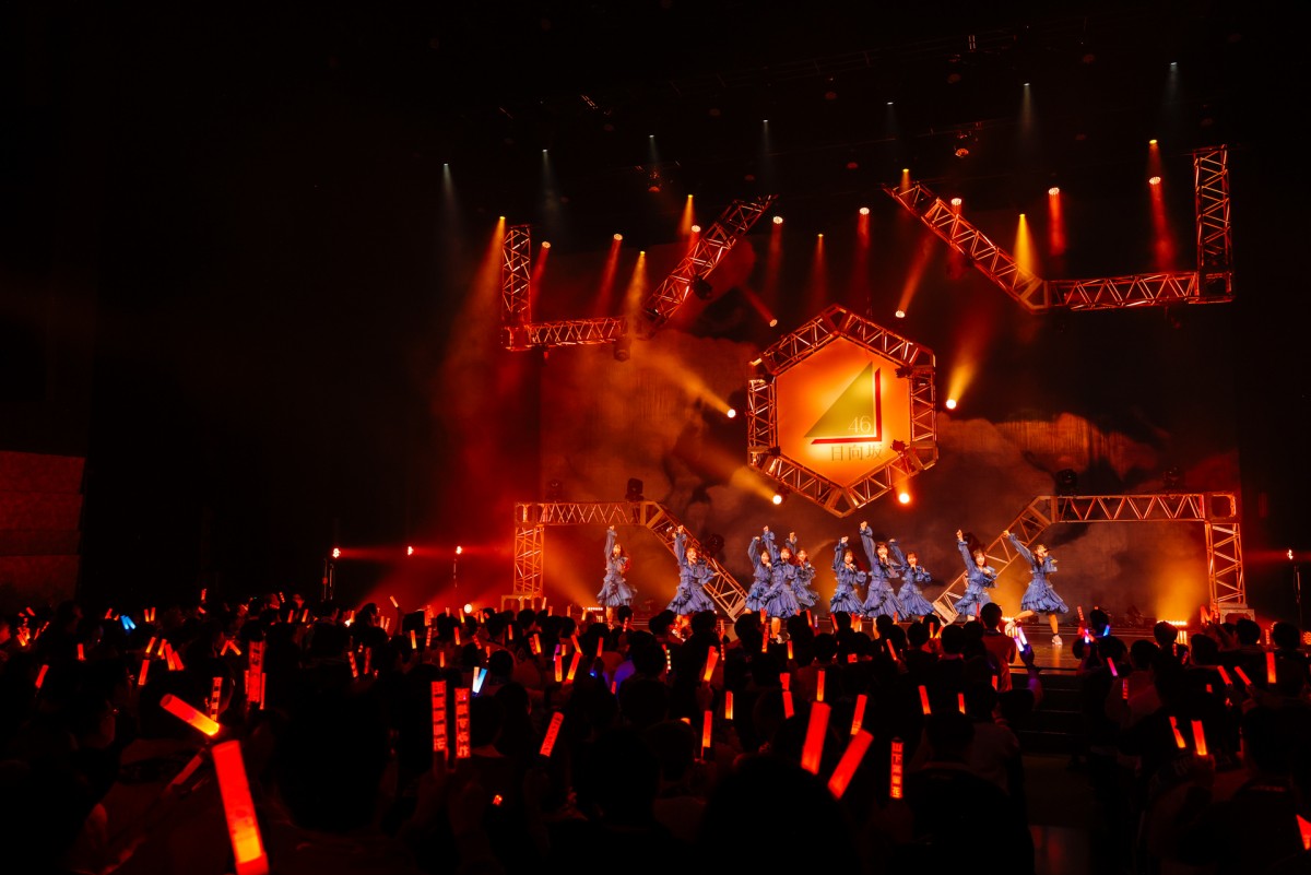 坂道グループ「新参者」　日向坂46四期生公演のライブ写真が到着