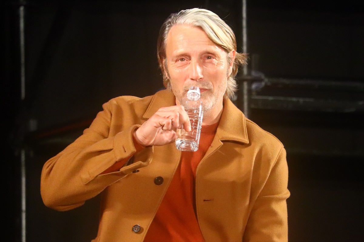 マッツ・ミケルセン、年を取って「服に気を使うようになりました」　セクシーでダンディーな理由明かす＜東京コミコン2023＞