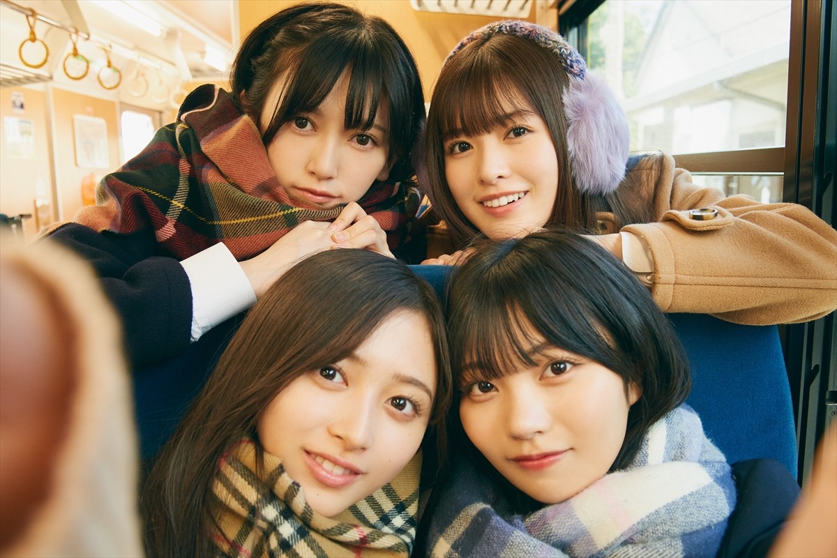 乃木坂46・5期生、初の写真集発売決定　初めての修学旅⾏で⾒せるワチャワチャ感×イチャイチャ感がたまらない！