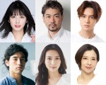 ブロードウェイミュージカル 『ハネムーン・イン・ベガス』に出演する（上段左から）松田るか、岸祐二、上口耕平、（下段左から）小柳友、青野紗穂、霧矢大夢