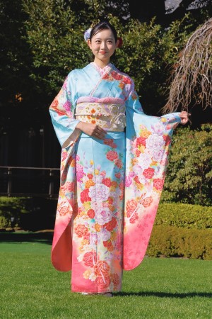 近藤結良、「オスカープロモーション 2024年新春 晴れ着撮影会」に登場