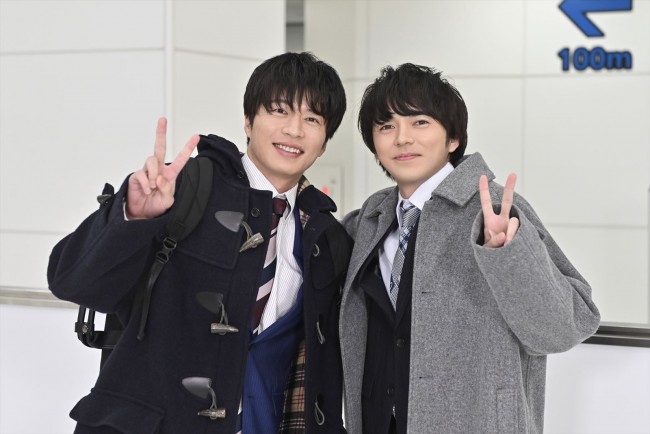 ドラマ『おっさんずラブ‐リターンズ‐』クランクインした(左から)田中圭、林遣都
