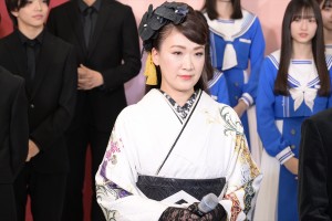 市川由紀乃、『第65回　輝く！日本レコード大賞』表彰式・記者会見に登場