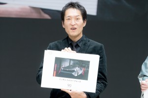 千原ジュニア、「日産90周年アニバーサリーイベント」に登場