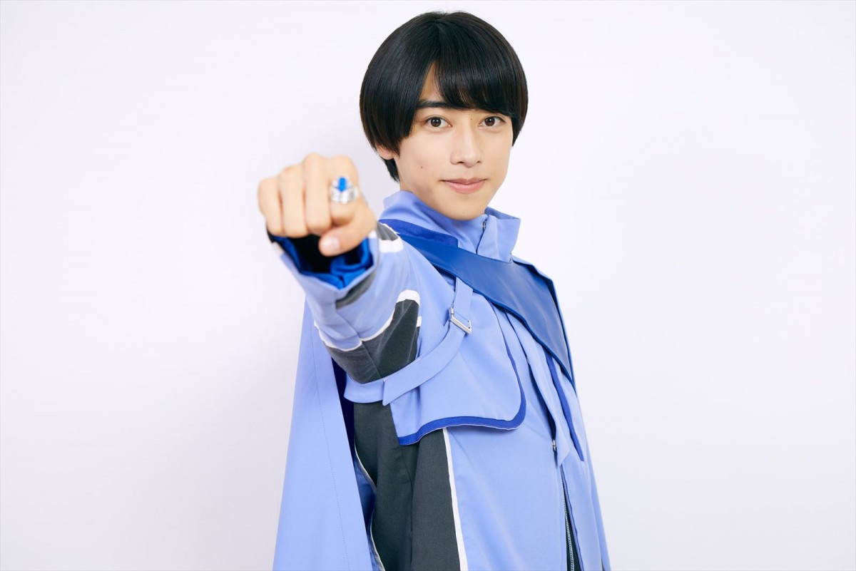 “ガッチャード”本島純政＆“ギーツ”簡秀吉、課題への向き合い方は一緒！　新世代「仮面ライダー」俳優の意外な共通点とは？