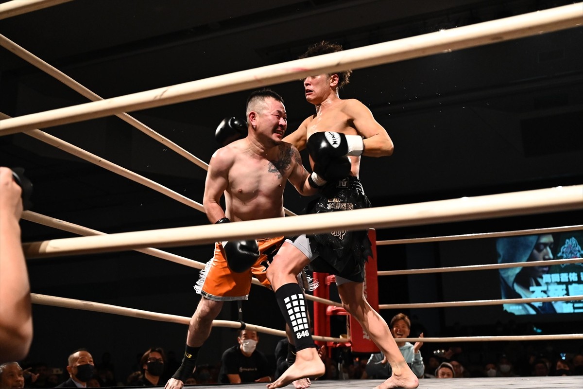 高岡蒼佑、格闘技デビュー2戦目も勝利　4度のダウンを奪い判定
