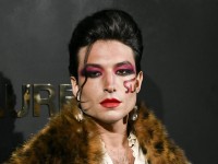 エズラ・ミラー、取引で有罪を認める見込み