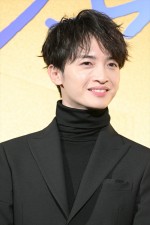 玉森裕太、映画『シャイロックの子供たち』 完成披露舞台挨拶に登場