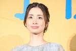 上戸彩、映画『シャイロックの子供たち』 完成披露舞台挨拶に登場