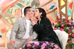 収録中も熱いキスの嵐!?　情熱的ブラジル人妻の国際結婚夫婦登場、今週の『新婚さん』