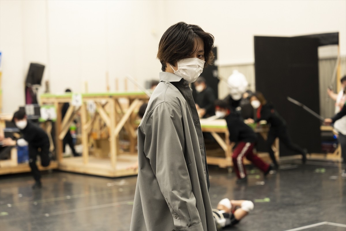 舞台『キングダム』、演劇界のレジェンド・壤晴彦の出演決定　山口祐一郎と劇団四季2ショットも