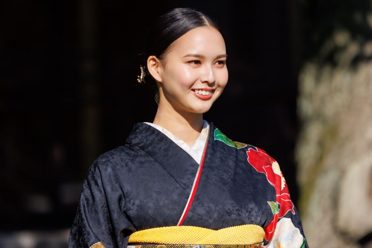 河野景子の次女・白河れい、芸能界デビュー　目標は「海外で活躍できる女優」