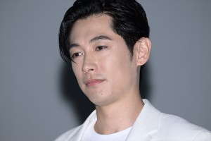 ディーン・フジオカ、ドラマ『星降る夜に』制作発表記者会見に登場
